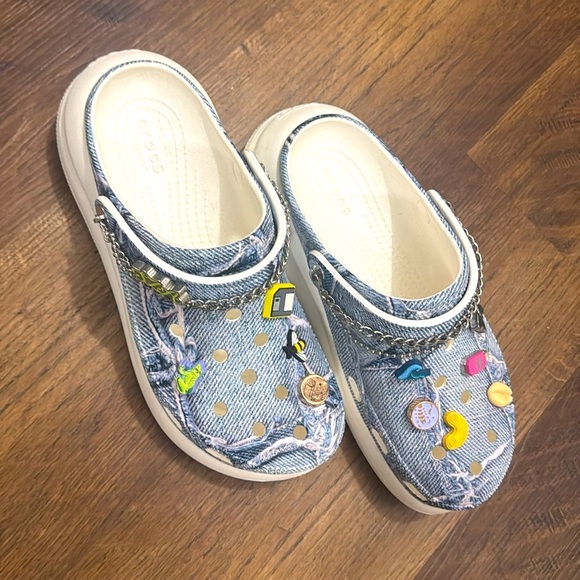 SOLD on a different platform***Crocs Mega Crush Clog
SZA Denim - Picture 4 of 5
